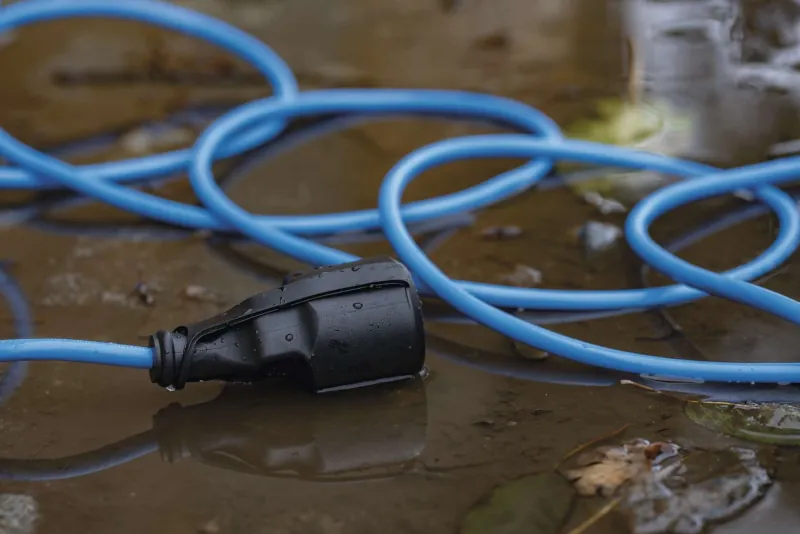 Vonkajší predlžovací kábel na napájanie výkonných strojov